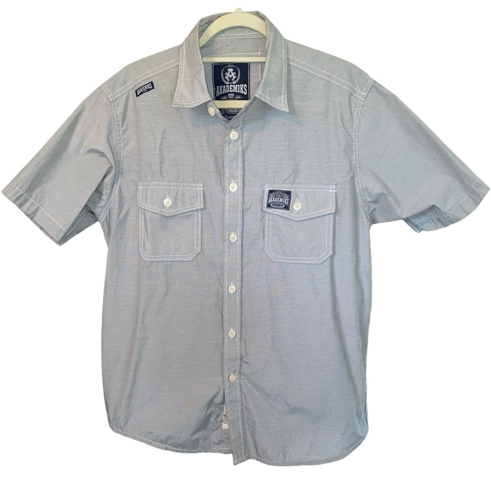 Akademiks button down shirt short sleeve fold down collar front pockets Sz Med